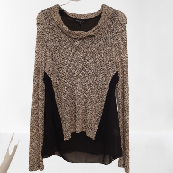 Green Envelope Layered Sweater - Picture 5 of 14